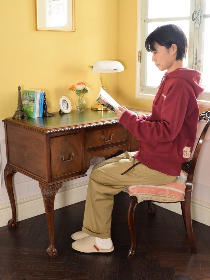 書斎机で楽しむ贅沢な時間