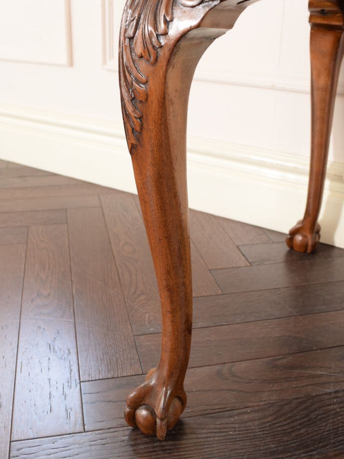 アンティークデスクの脚