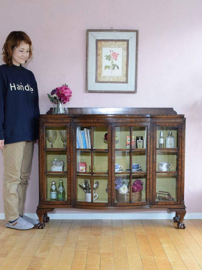 英国アンティークのガラスキャビネット