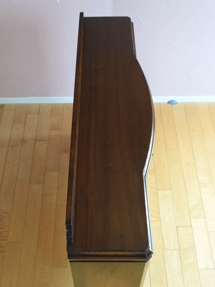 アンティークキャビネットの天板