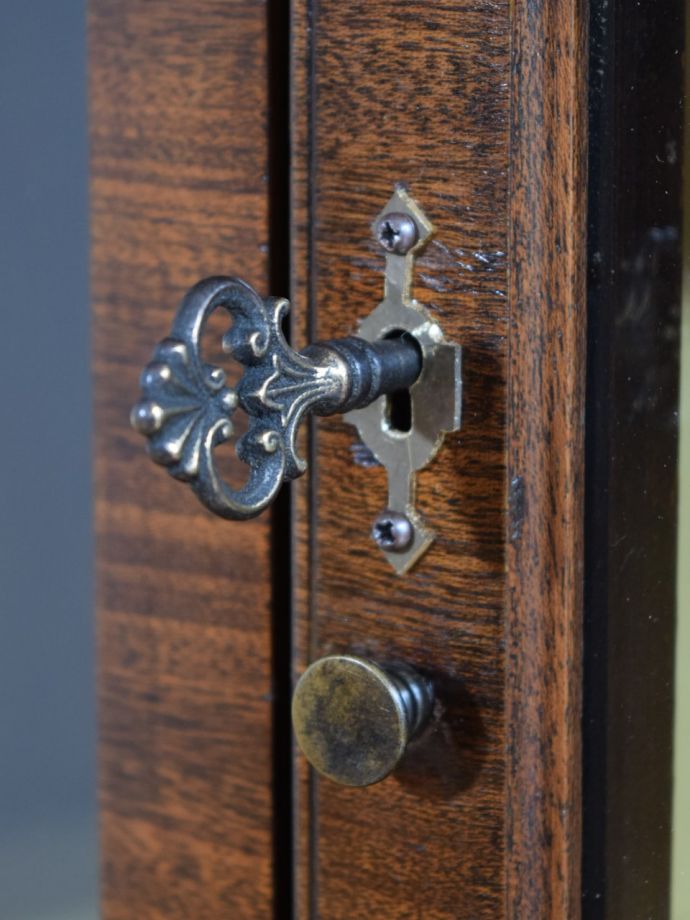 アンティークの鍵と取っ手