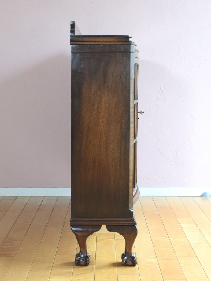 キャビネットの側面