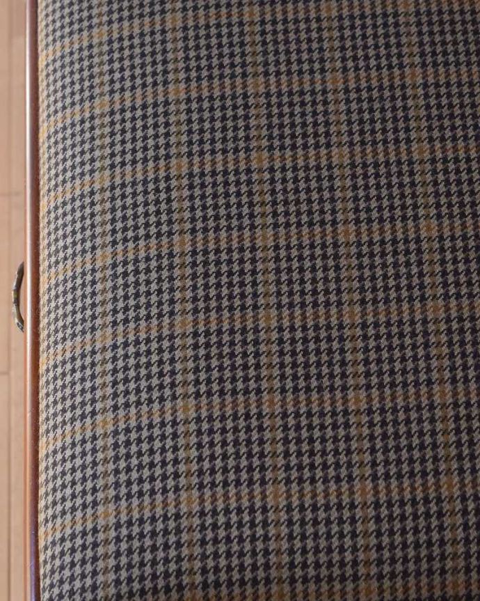 スツール・オットマン　アンティーク チェア　英国から届いたアンティークチェア、収納付きのスツール（ピアノスツール）。生地のセレクトもこだわりました椅子の優雅さを損なわないように生地選びにもこだわりました。(q-272-c)