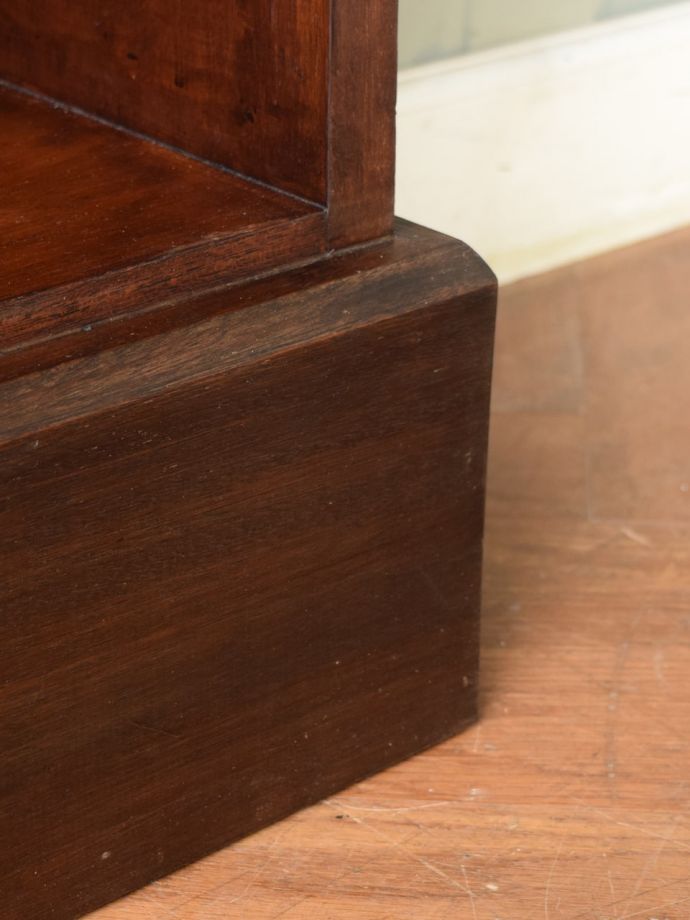 アンティーク家具の脚