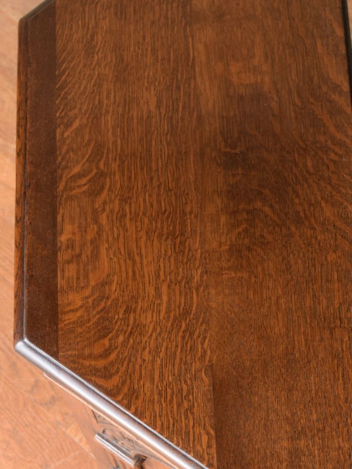 ブランケットボックスの天板