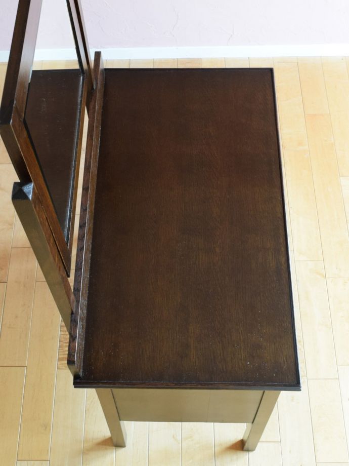 アンティークドレッサーの天板