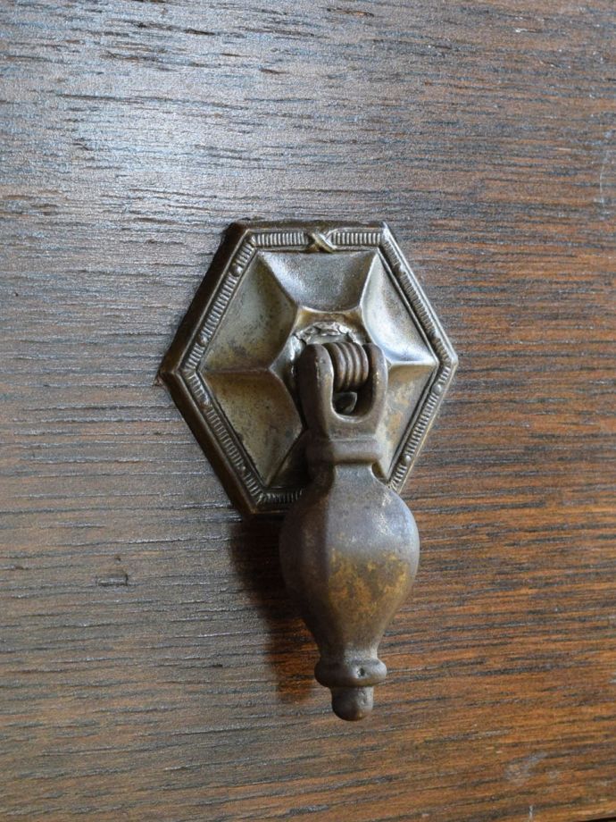 ドレッサーのおしゃれな取っ手