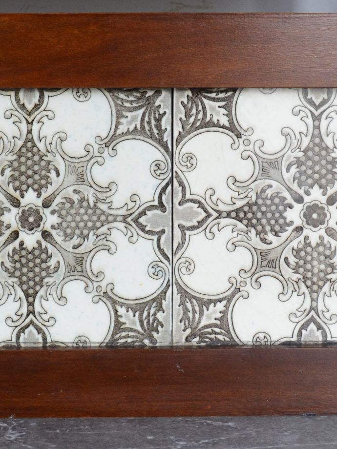 アンティークのタイル