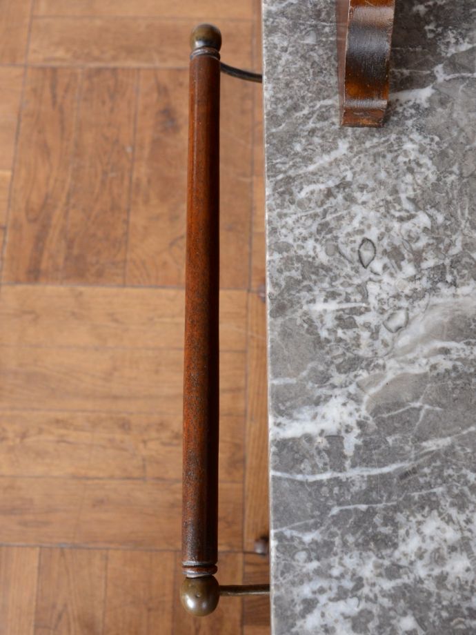 ウォッシュスタンドのタオルバー