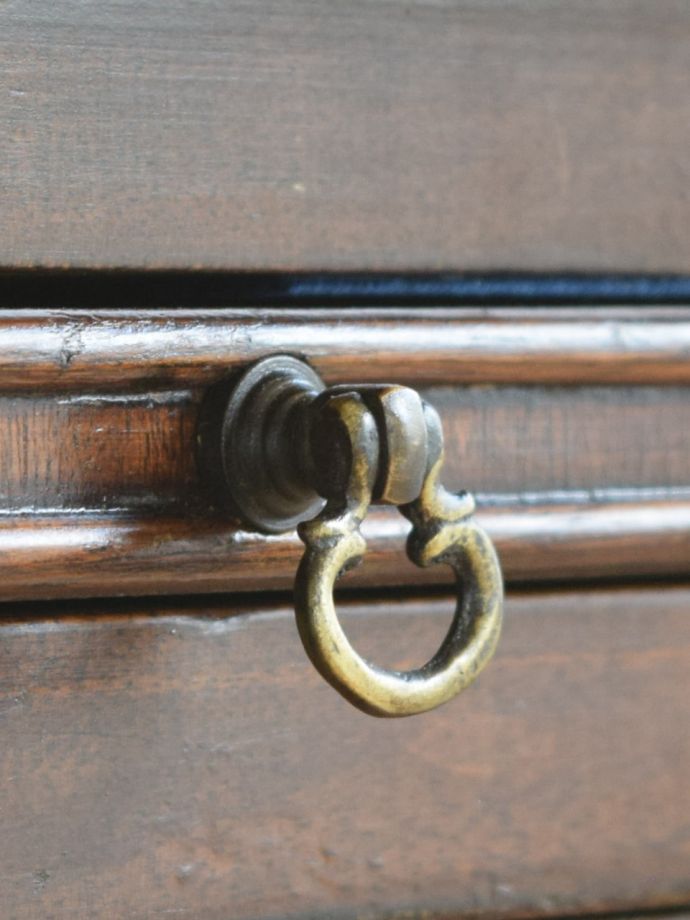 スライディングトレイの取っ手