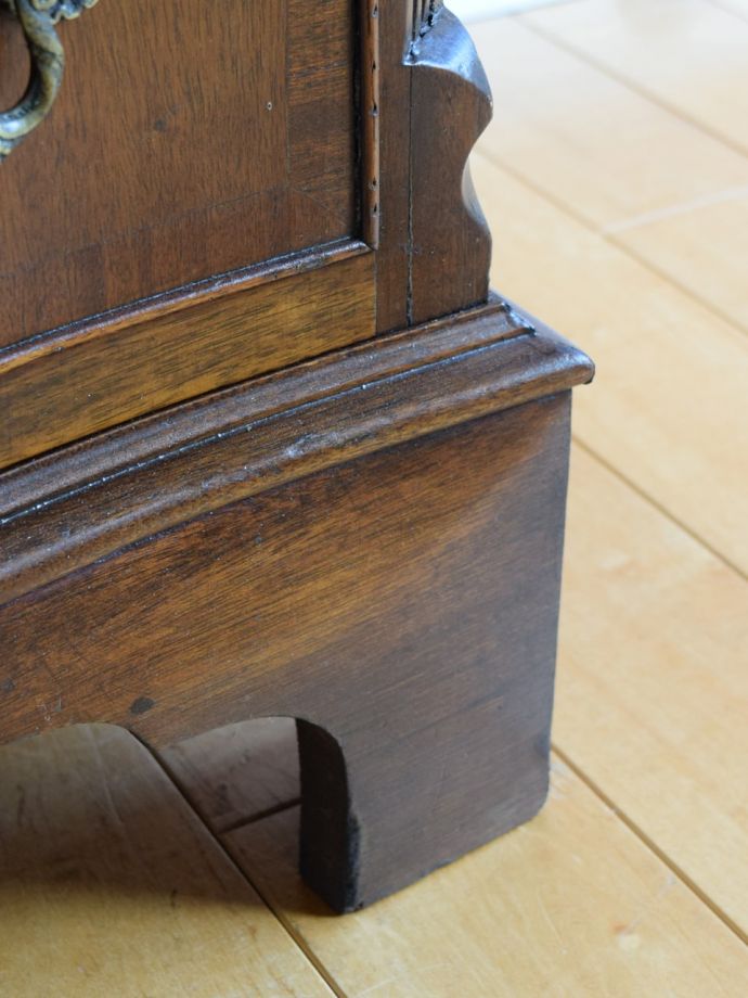 アンティーク家具の脚