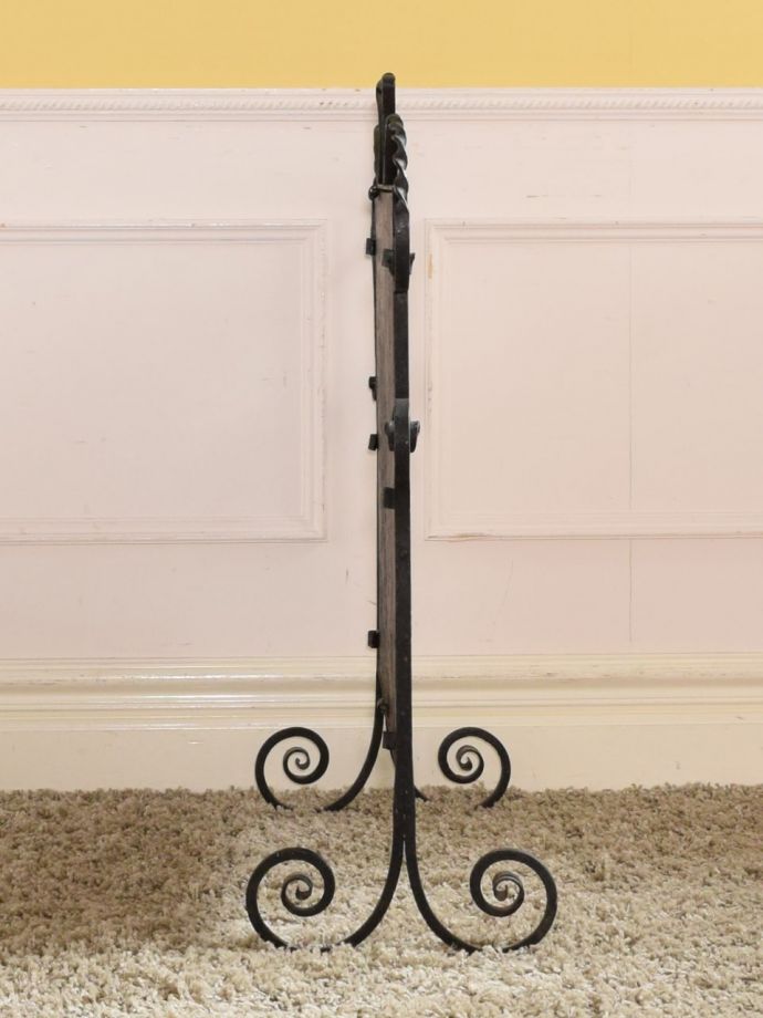 スクリーンの側面