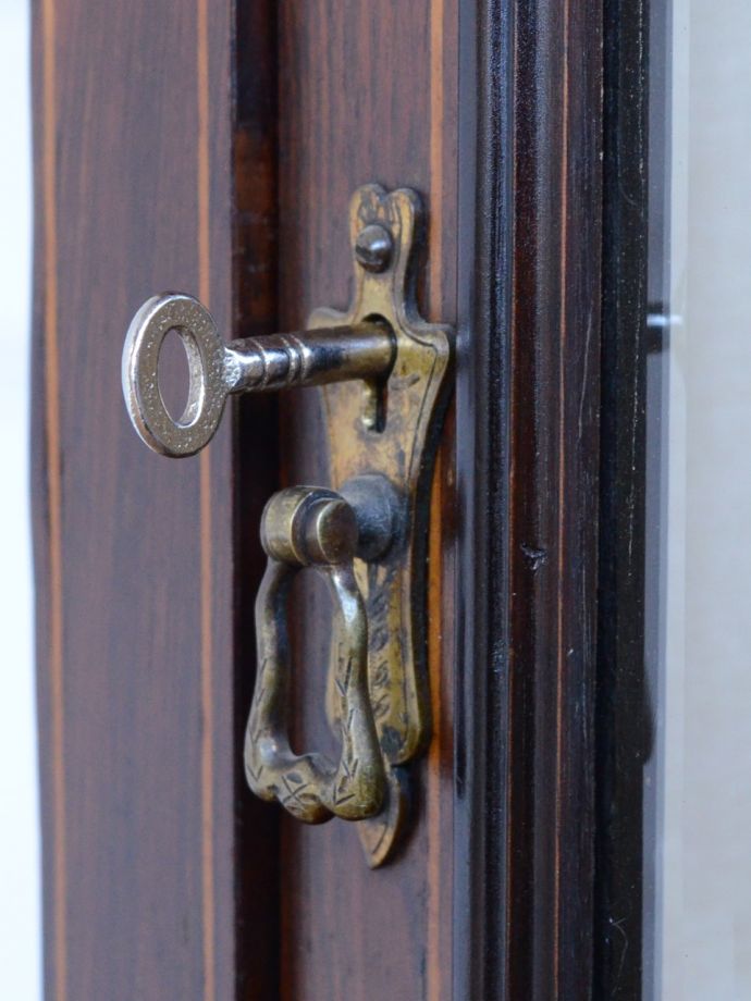 アンティーク家具の鍵