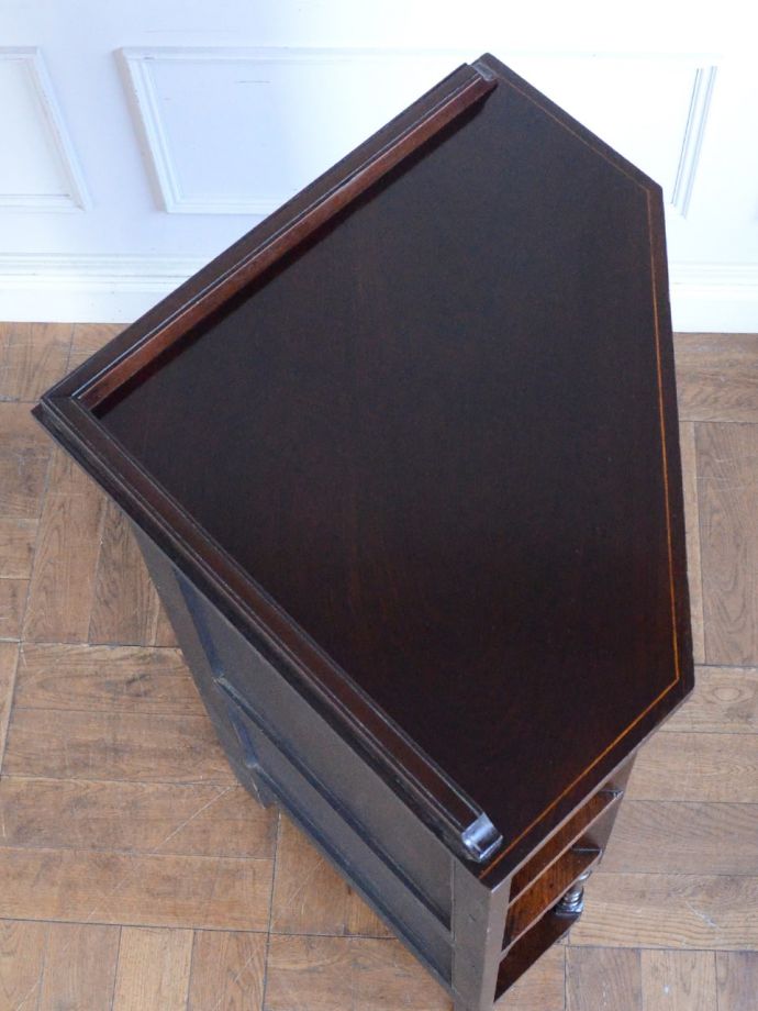 アンティーク家具の形