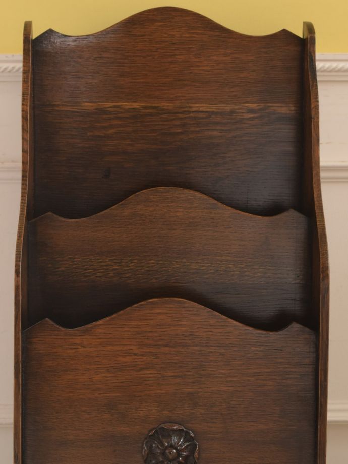 マガジンラック付きの本棚