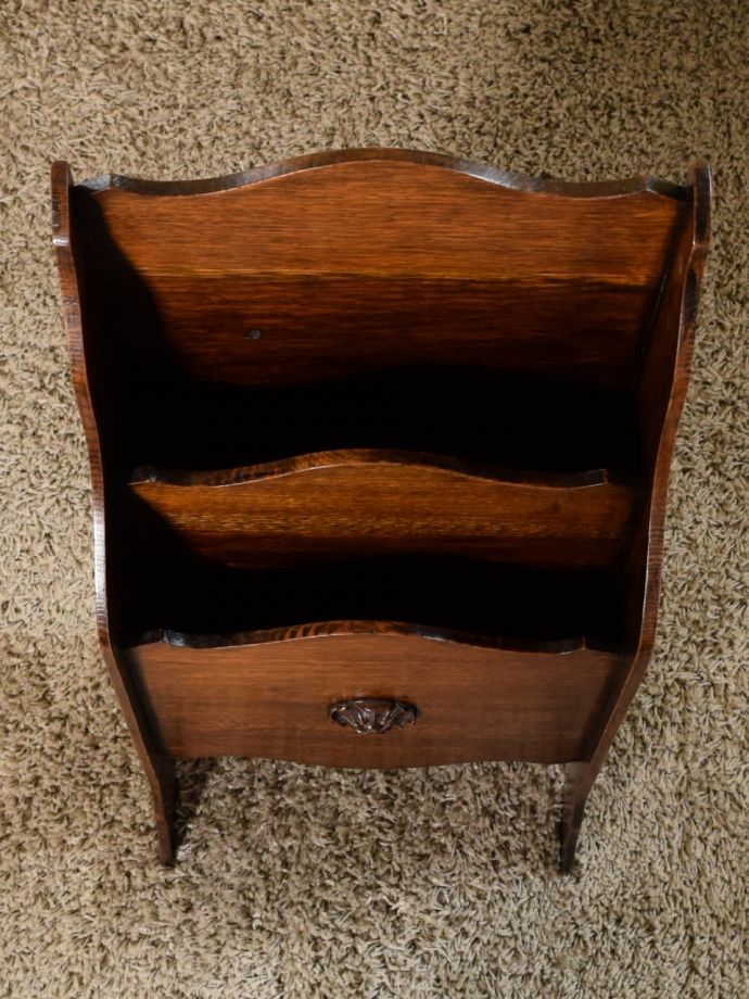 アンティークのおしゃれな本棚