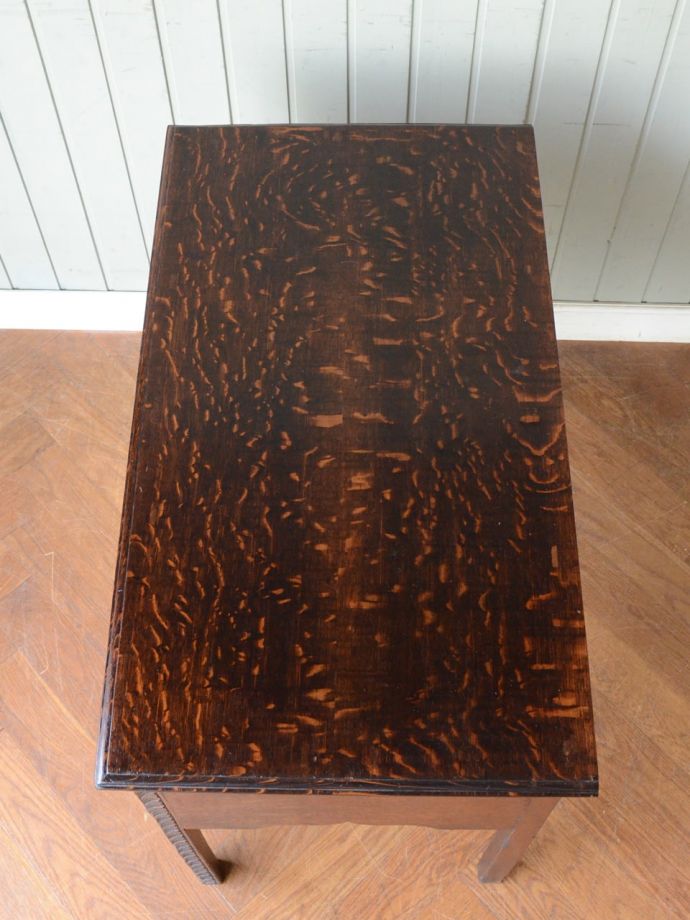 書斎机の美しい天板