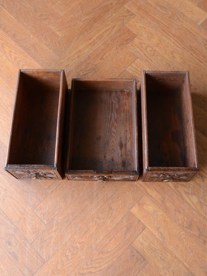 アンティークデスクの引き出し