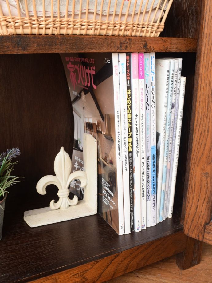 収納たっぷりのキャビネット