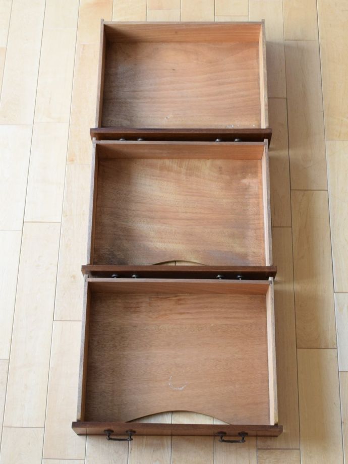 サイドキャビネットの引き出し