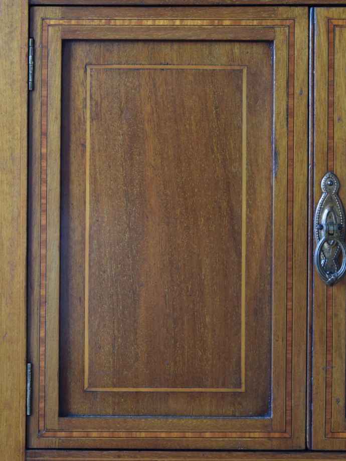 英国アンティークらしい装飾