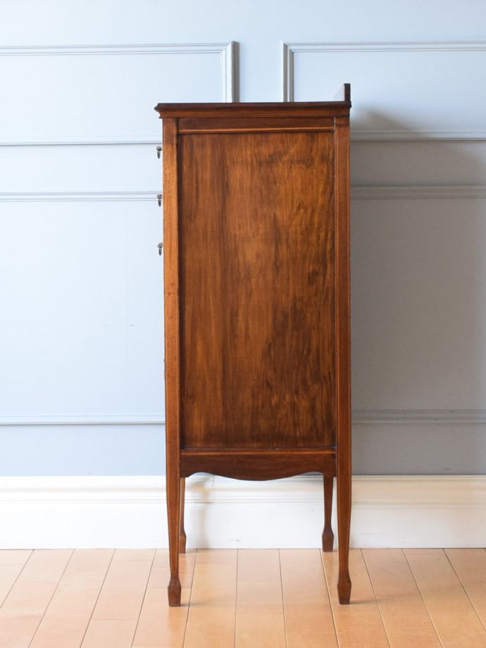 サイドキャビネットの側面