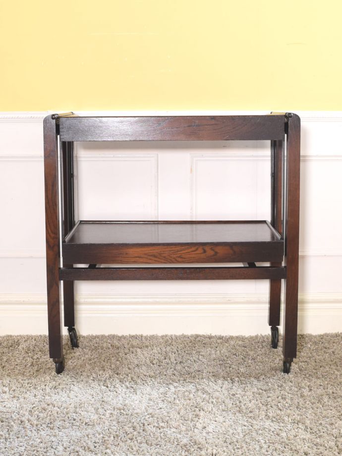 アンティークワゴンの後ろ姿