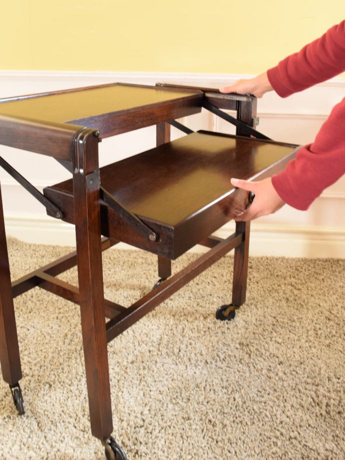 伸長式のワゴン