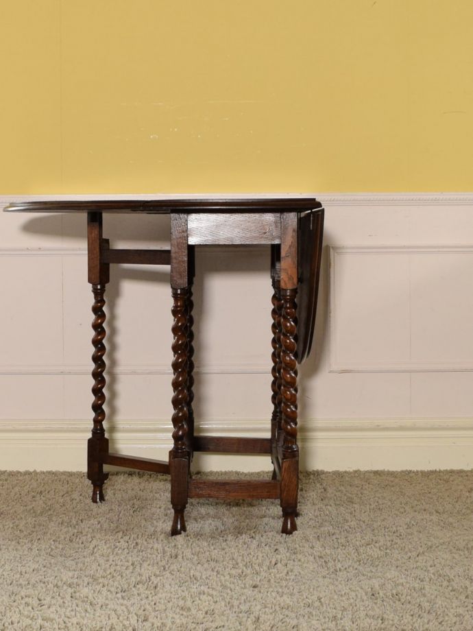 3サイズで楽しめる折り畳みテーブル