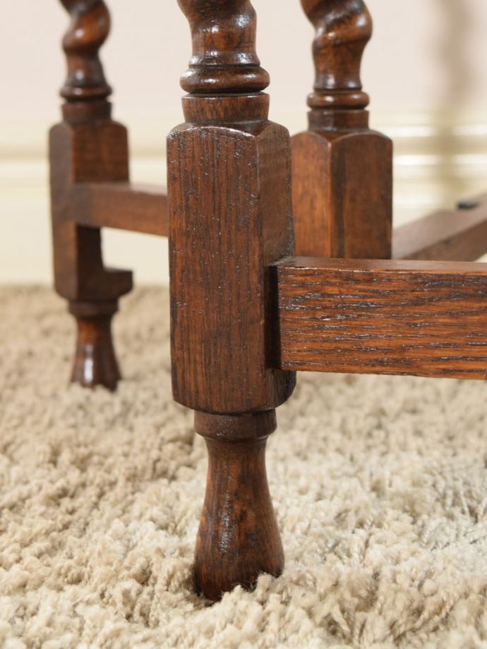 ゲートレッグテーブルの脚