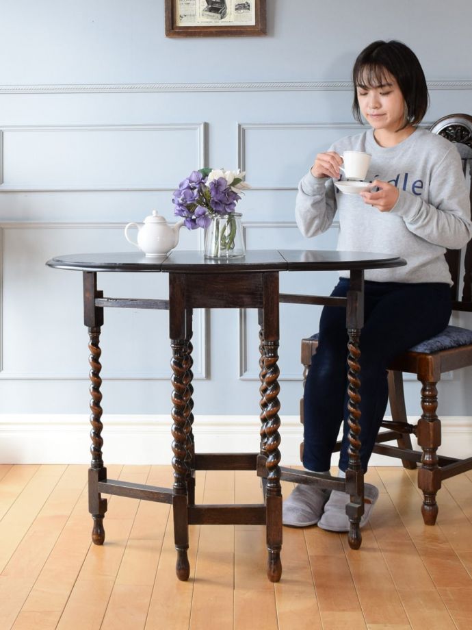 アンティークのゲートレッグテーブル