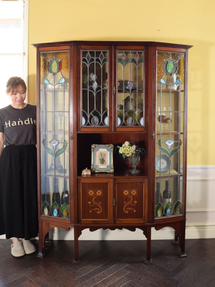 アンティークのパーラーキャビネット