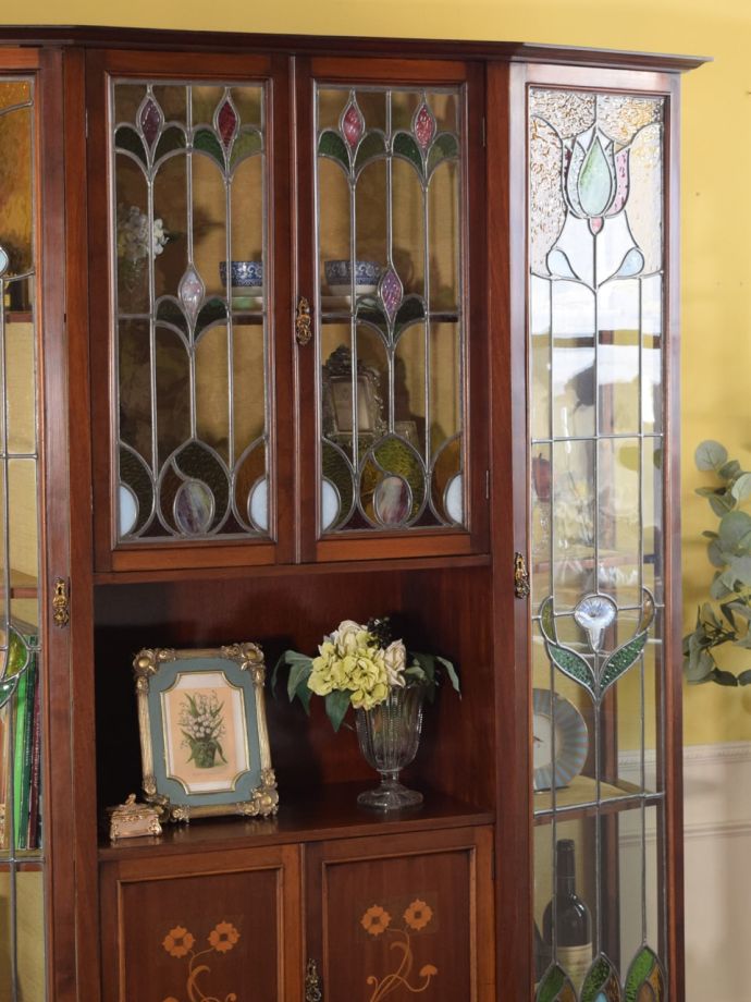 美しいガラスキャビネット