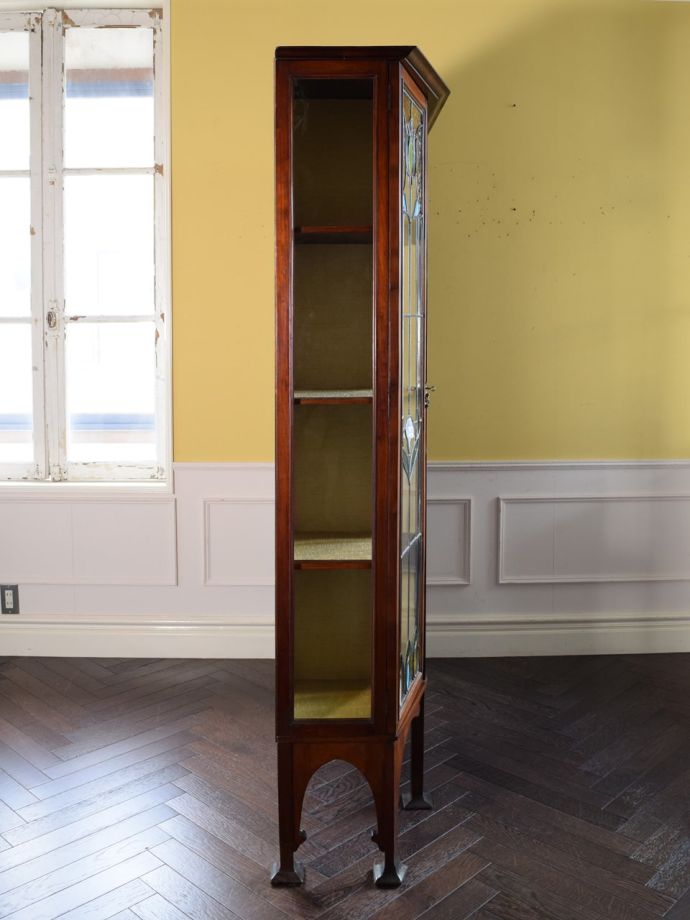 キャビネットの側面