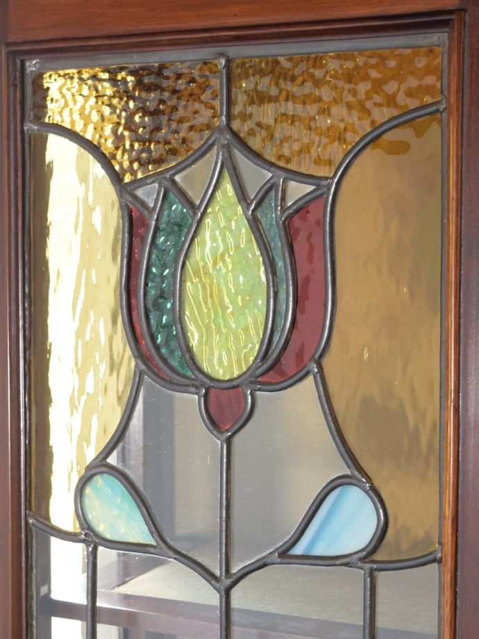 アンティーク家具らしい装飾