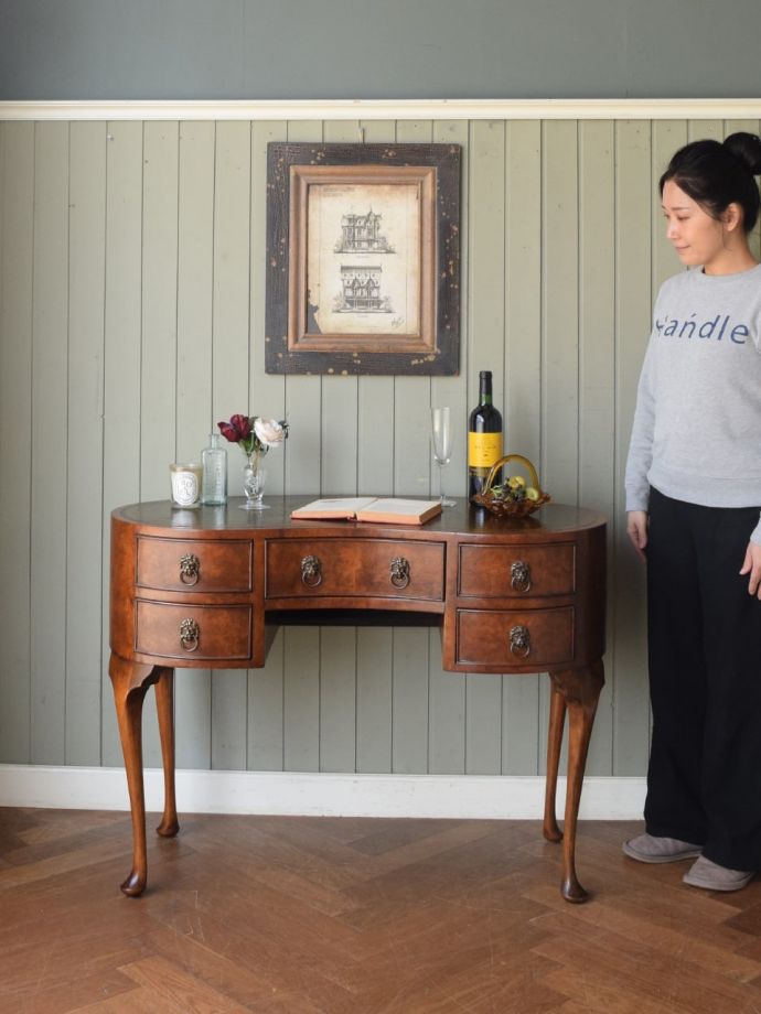 英国アンティークのデスク