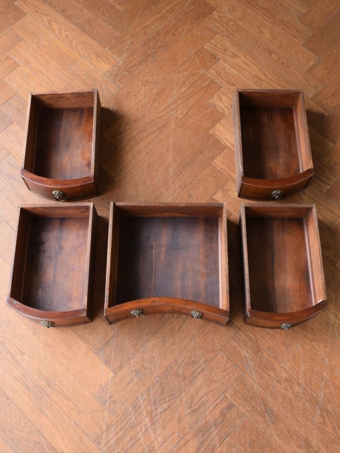 アンティークデスクの引き出し