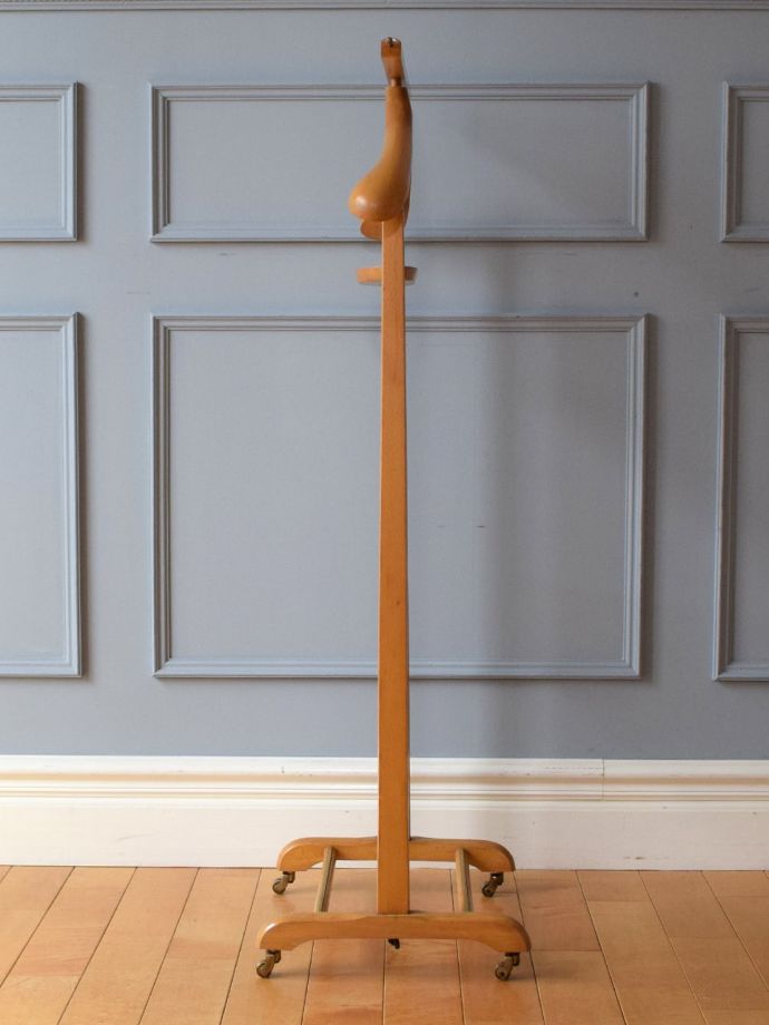 コートハンガーの側面