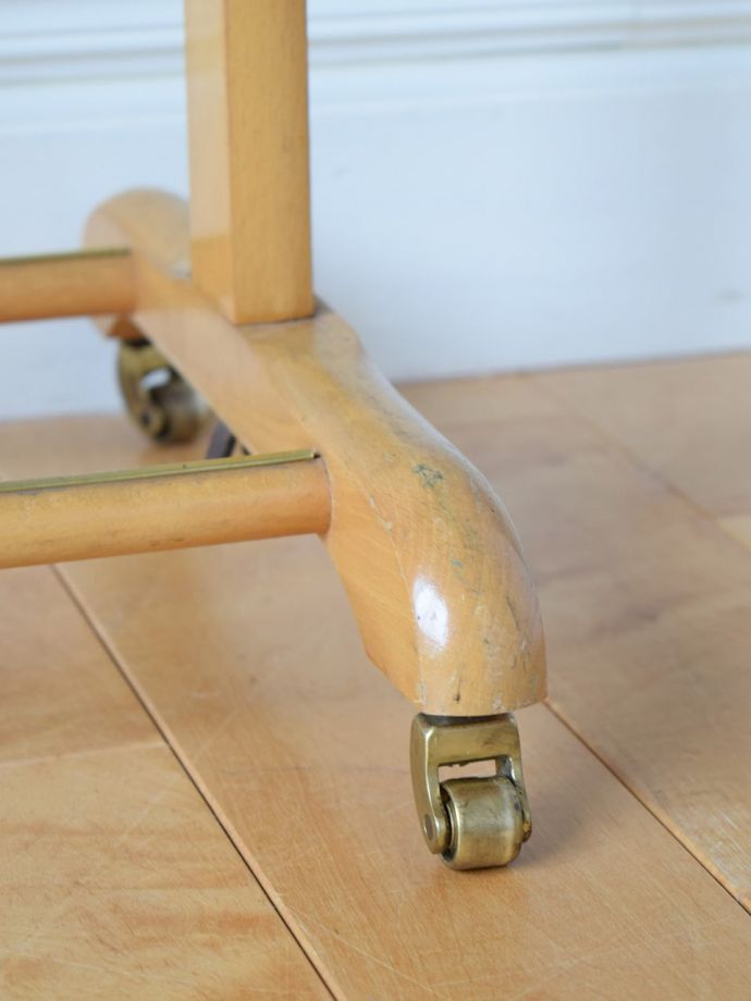 アンティーク風家具の脚