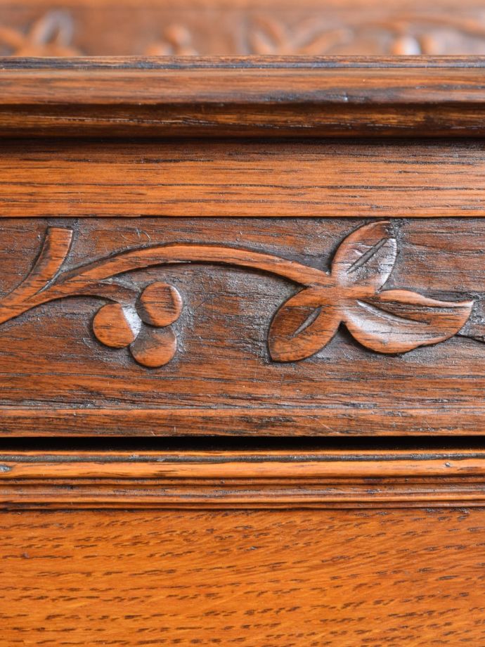 ドレッサーの装飾