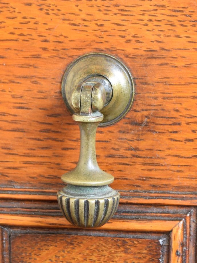 ドレッサーのおしゃれな取っ手