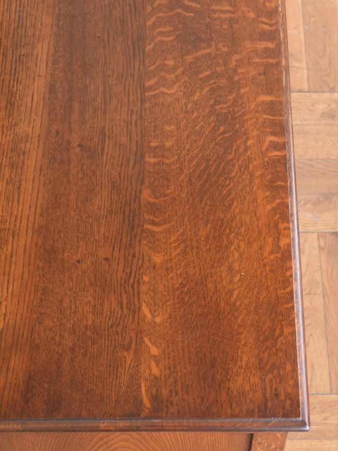 ドレッサーの天板