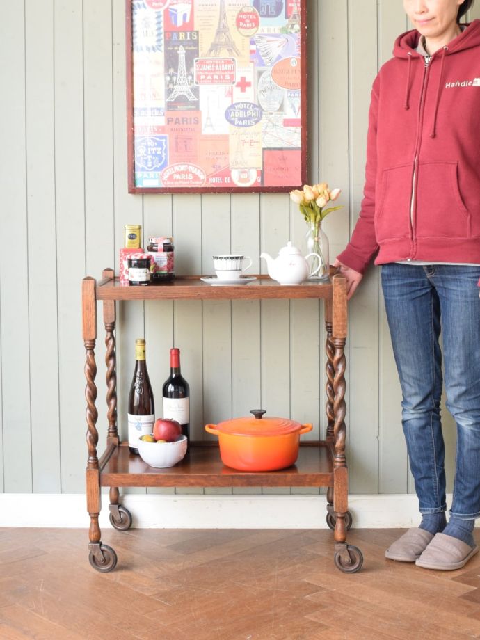 英国アンティークのワゴン