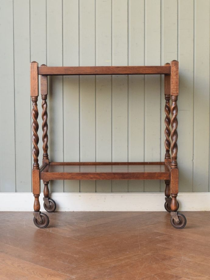 アンティークワゴンの後ろ姿