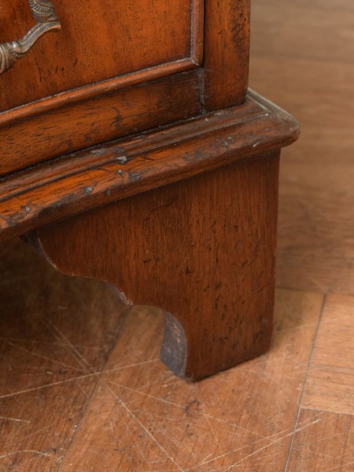 アンティーク家具の脚