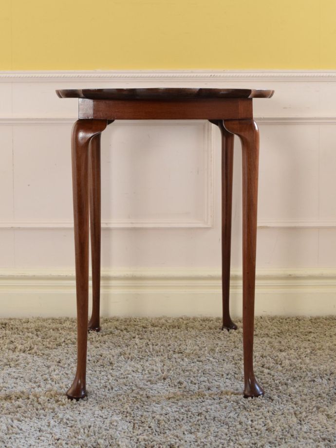 アンティーク家具の側面