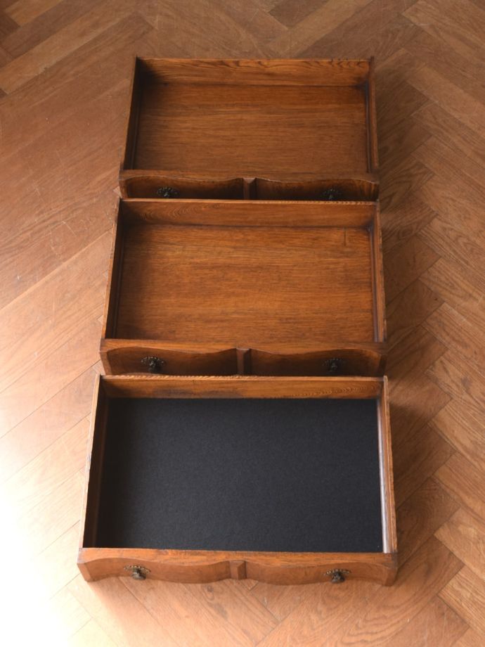 サイドボードの引き出し