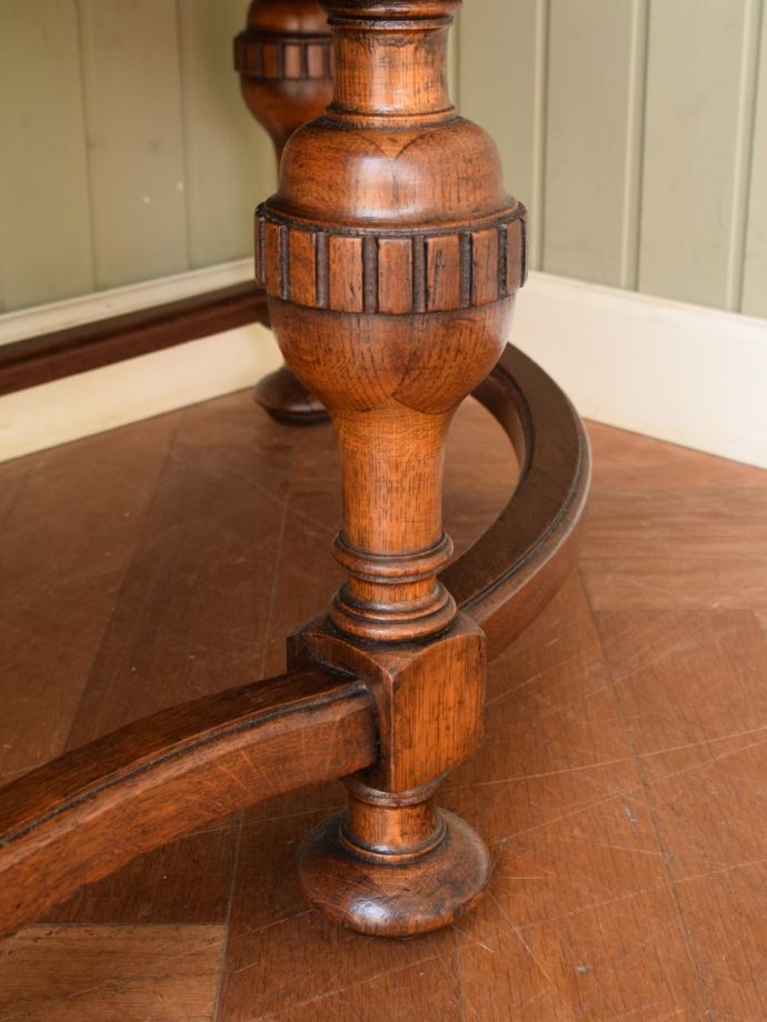 アンティーク家具の脚