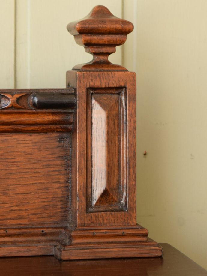 アンティーク家具の装飾