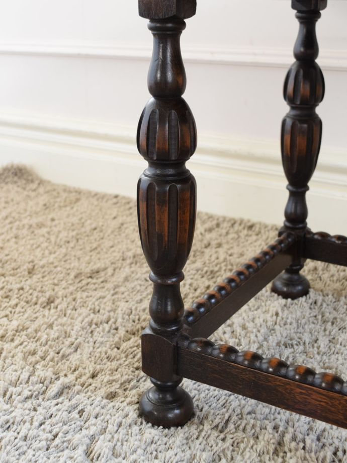 アンティーク家具の脚